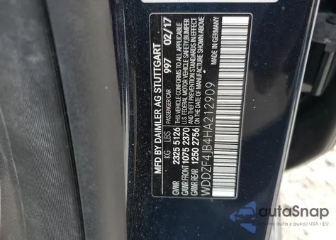 2017 Mercedes-Benz E 300 z USA, uszkodzony, nr VIN WDDZF4JB4HA212909